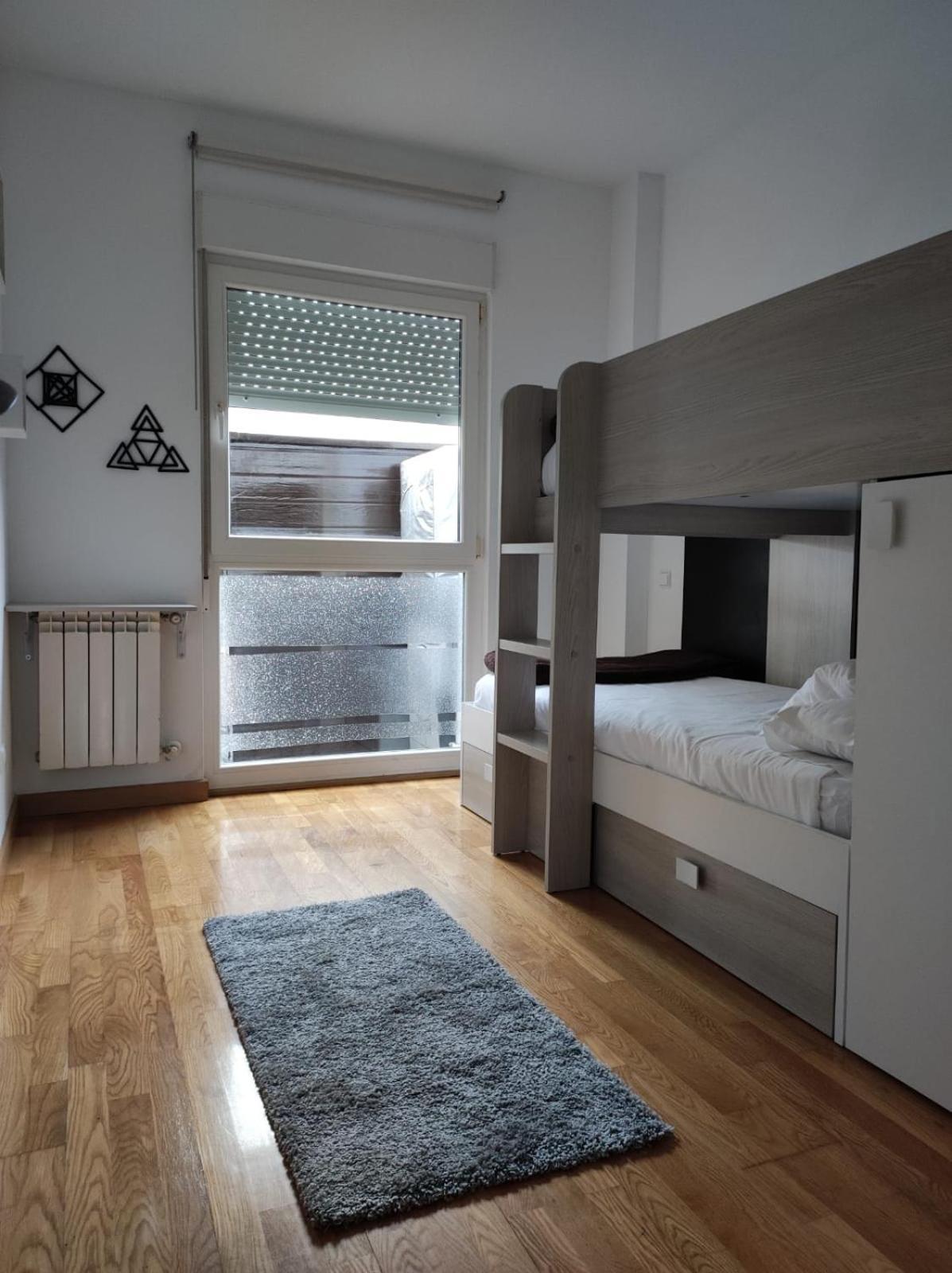 Chalet Bajo Con Jardin, Patio, Cenador Y Barbacoa. Viveda Екстериор снимка